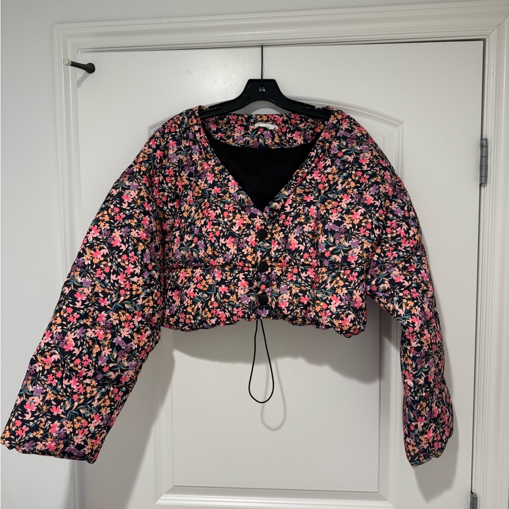 Lovers and Friends Revolve Crawford Cropped Puffer in Crawford Floral